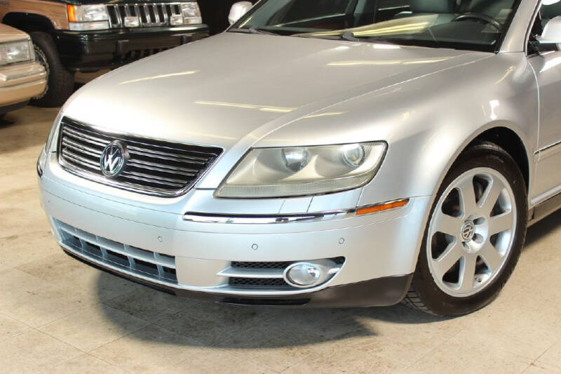 2004 Volkswagen Phaeton V8 photo 2