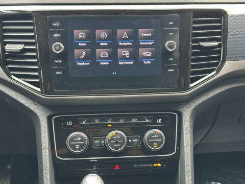 2020 Volkswagen Atlas Cross Sport V6 SEL 4Motion