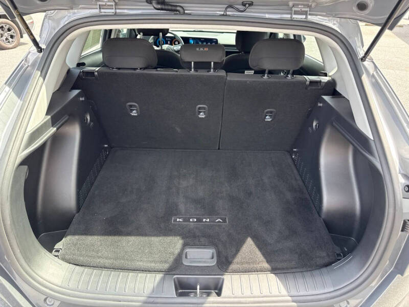2025 Hyundai Kona SE