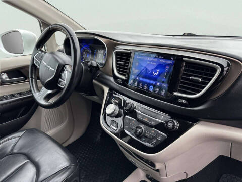 2017 Chrysler Pacifica Touring Plus