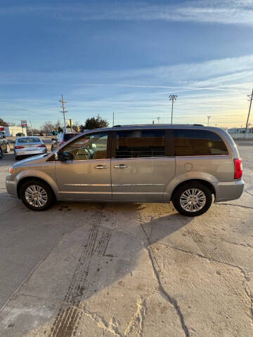 2013 Chrysler Town and Country for sale at J & S Auto in Downs KS