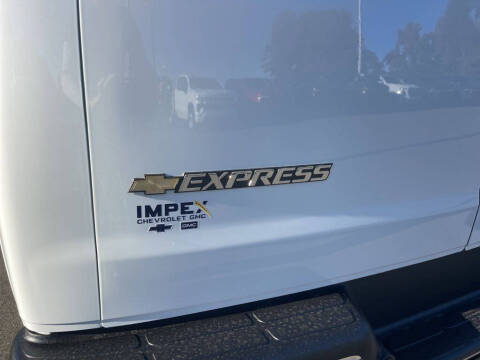 2025 Chevrolet Express 2500