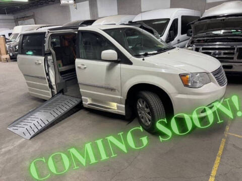 2013 Chrysler Town and Country for sale at Affordable Mobility Solutions, LLC in Wichita KS