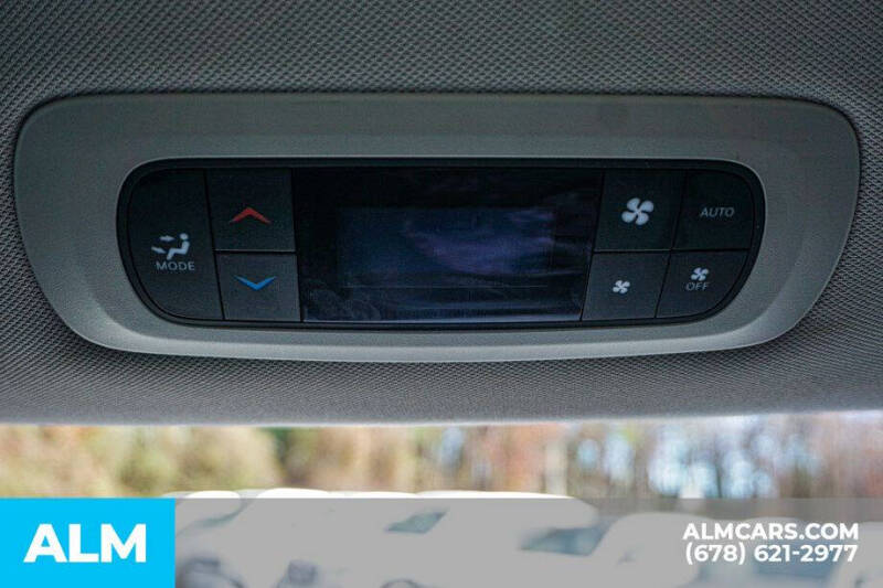 2024 Chrysler Pacifica Plug-In Hybrid Select