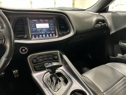 2016 Dodge Challenger 392 HEMI Scat Pack Shaker