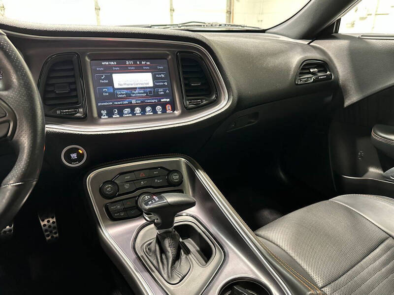 2016 Dodge Challenger 392 HEMI Scat Pack Shaker