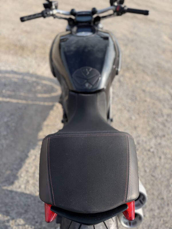 2011 Ducati Diavel Carbon