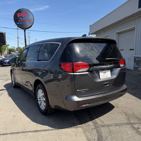 2017 Chrysler Pacifica Touring