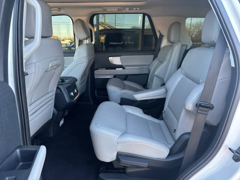 2025 Ford Expedition Active