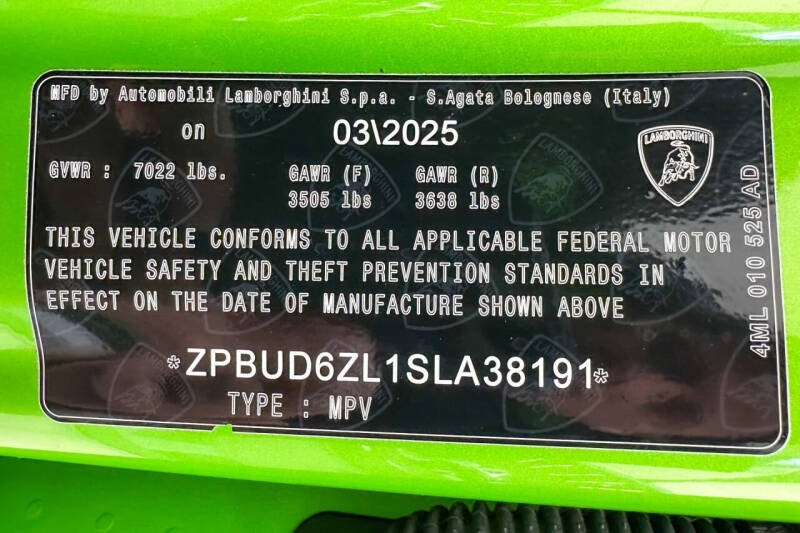 2025 Lamborghini Urus SE