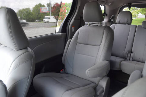 2017 Toyota Sienna XLE 7-Passenger