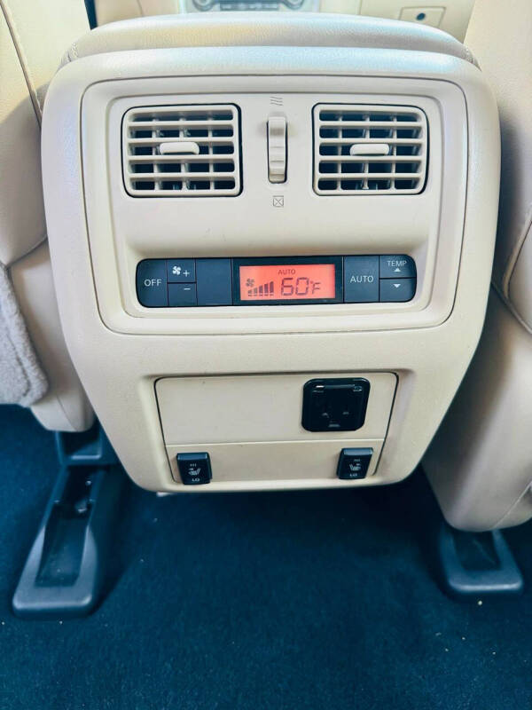 2017 Nissan Pathfinder SL