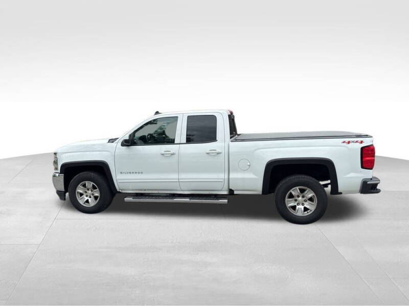 Used 2017 Chevrolet Silverado 1500 LT with VIN 1GCVKREC5HZ383819 for sale in Maysville, KY