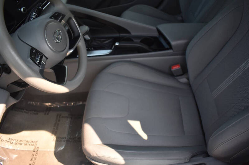 2021 Hyundai Elantra SE