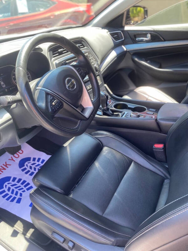 2017 Nissan Maxima