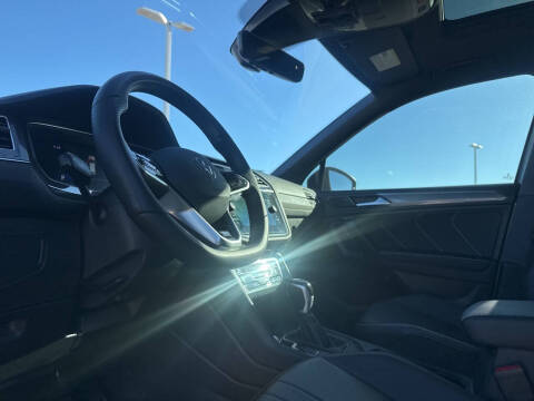 2024 Volkswagen Tiguan SE R-Line Black