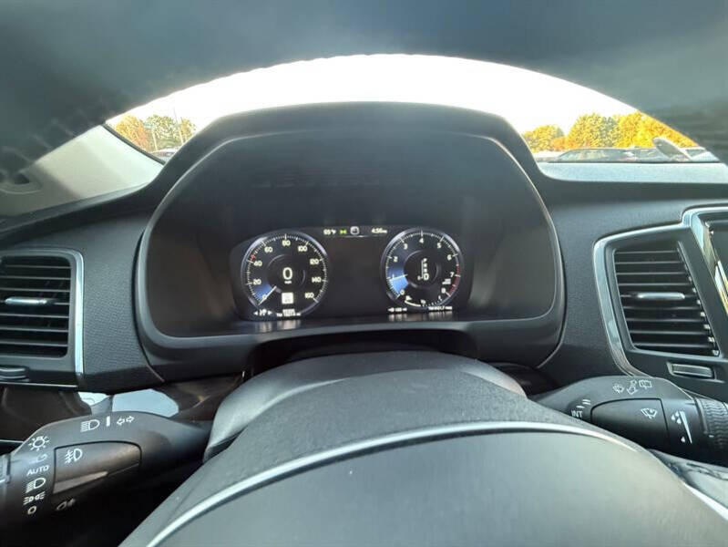 2019 Volvo XC90 T6 Momentum