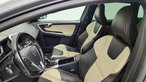 2016 Volvo XC60 T5 Premier