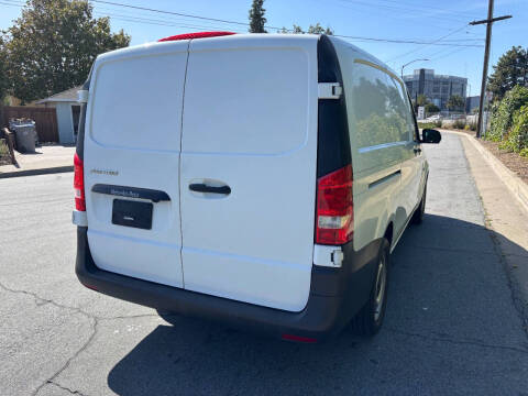 2017 Mercedes-Benz Metris Worker Cargo