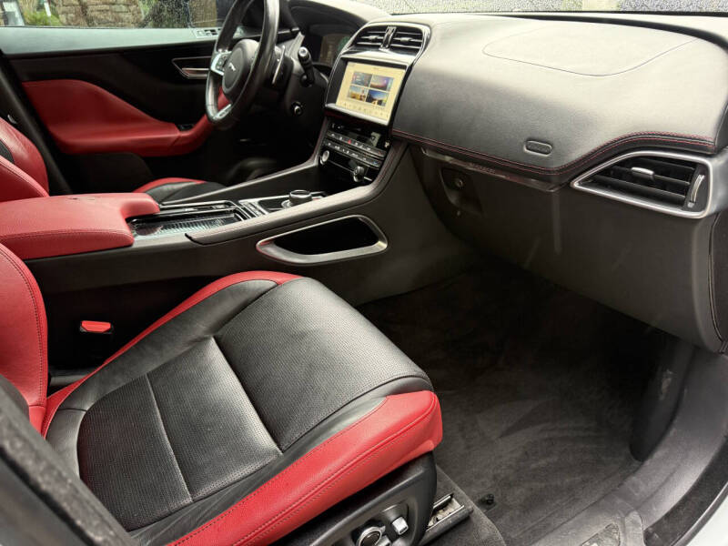 2018 Jaguar F-PACE S