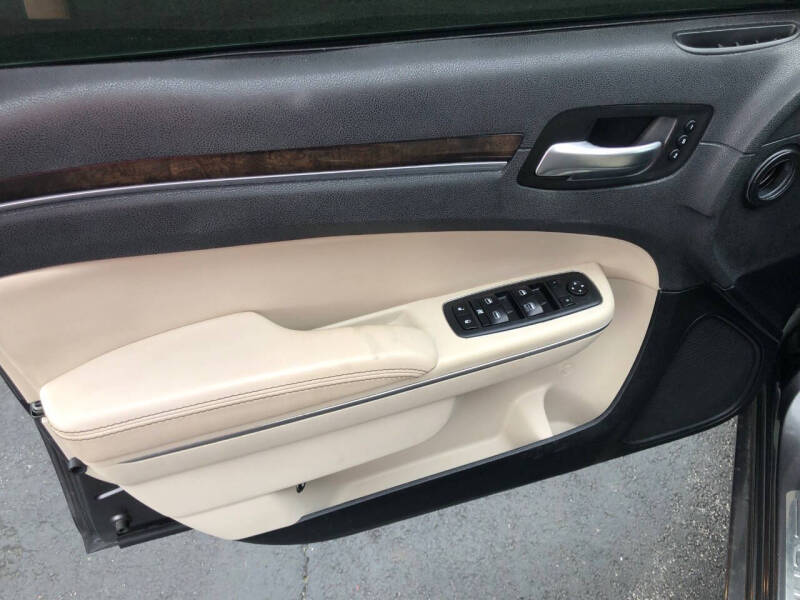 2018 Chrysler 300 Limited