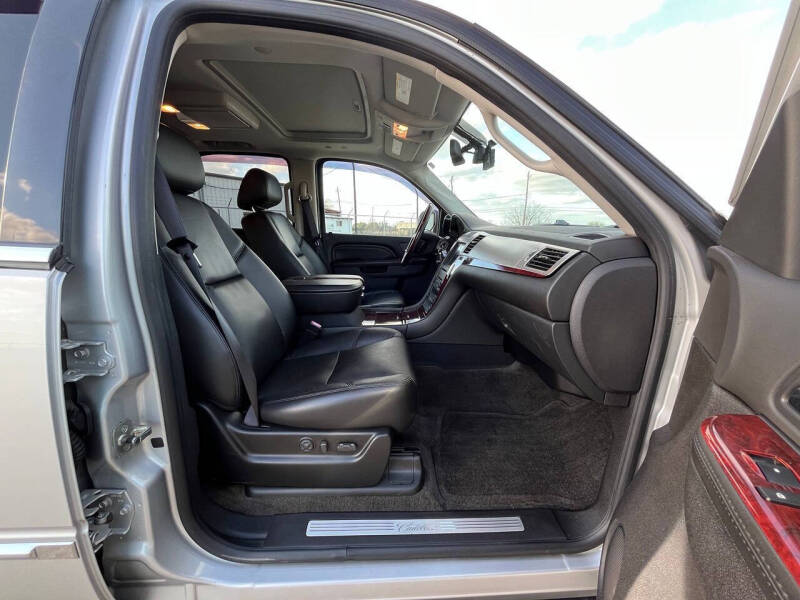 2010 Cadillac Escalade Luxury