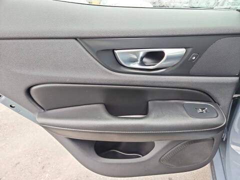 2024 Volvo S60 B5 Core Dark Theme