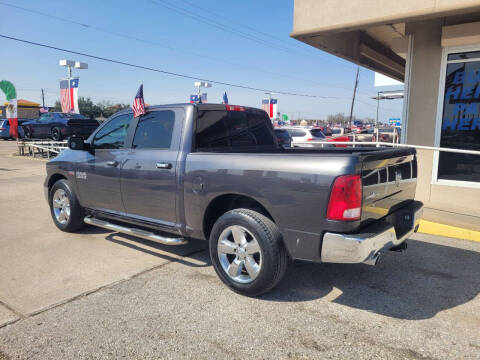 2016 RAM 1500 SLT