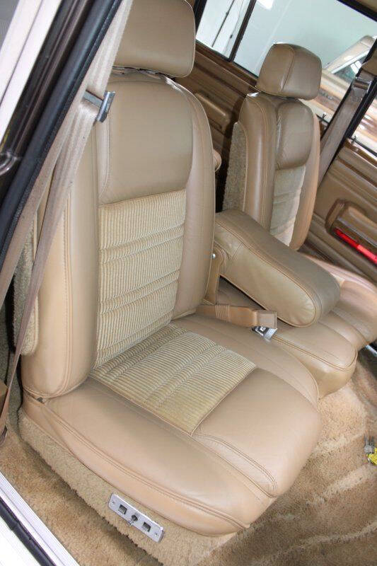1987 Jeep Grand Wagoneer