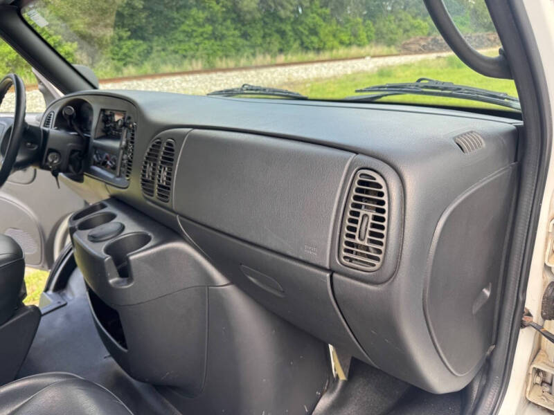 2001 Dodge Ram Van 1500
