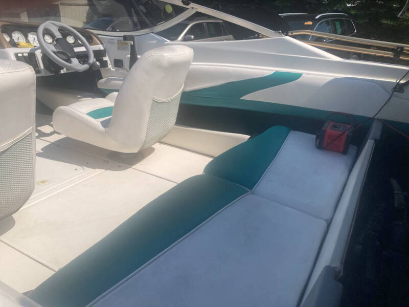 2000 Glastron Open Bow Runabout