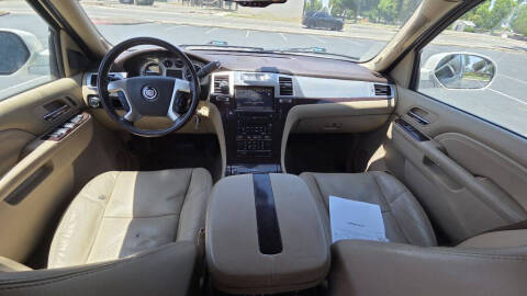 2010 Cadillac Escalade Luxury