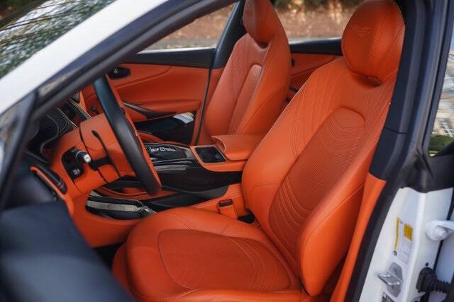 2022 Aston Martin DBX