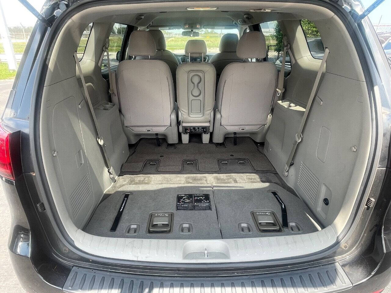 2016 KIA Sedona Minivan - $11,900