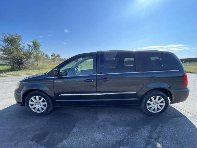 2014 Chrysler Town and Country for sale at Twin Cities Auctions in Elk River, MN