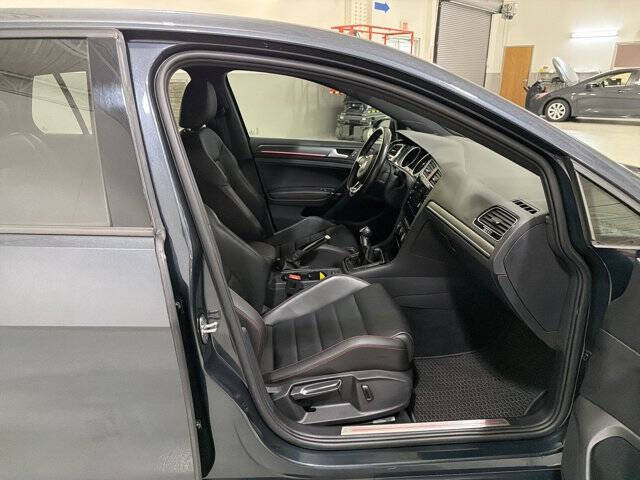 2021 Volkswagen Golf GTI SE