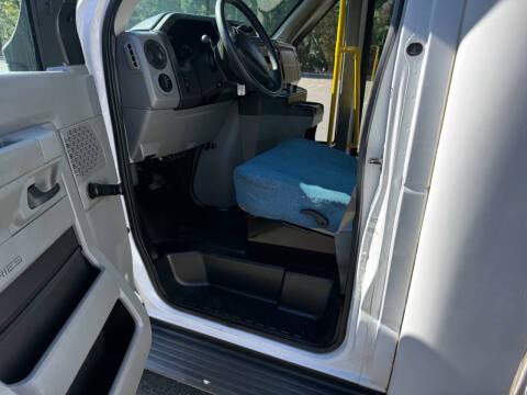 2013 Ford E-350