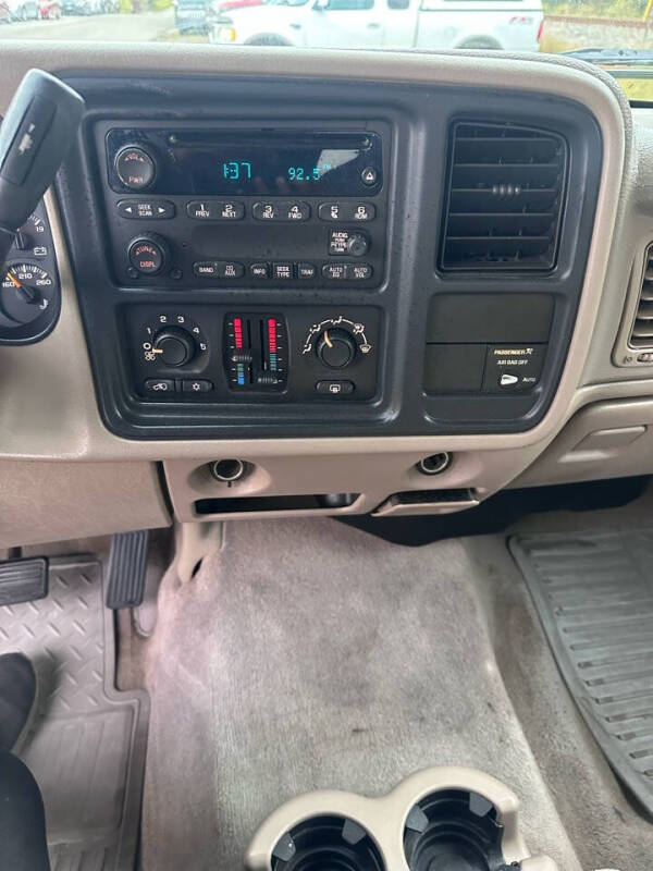 2004 GMC Sierra 1500 Work Truck photo 14