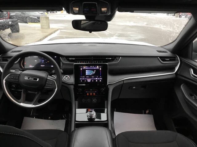 2024 Jeep Grand Cherokee L Laredo