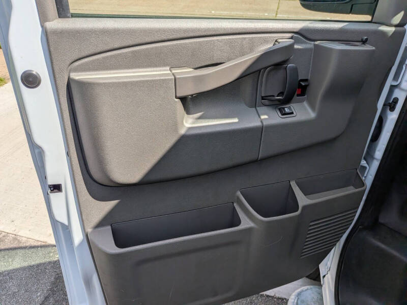 2025 Chevrolet Express 2500