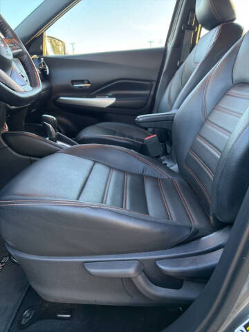 2020 Nissan Kicks SR