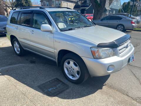 2004 Toyota Highlander for sale at Chuck Wise Motors in Portland OR