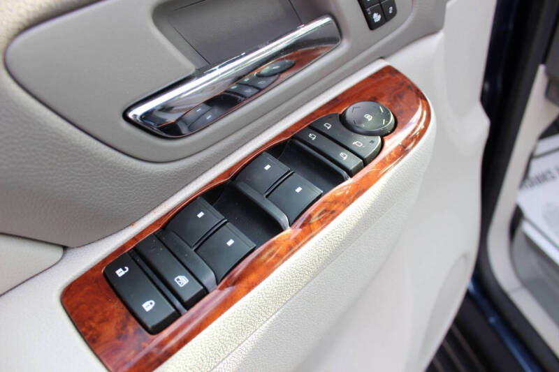 2012 Chevrolet Avalanche LTZ