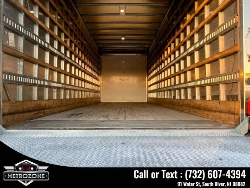 2019 Freightliner M2 106