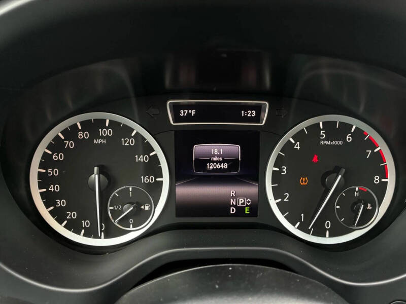 2017 Infiniti QX30 Premium