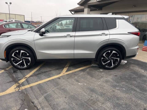 2023 Mitsubishi Outlander SE