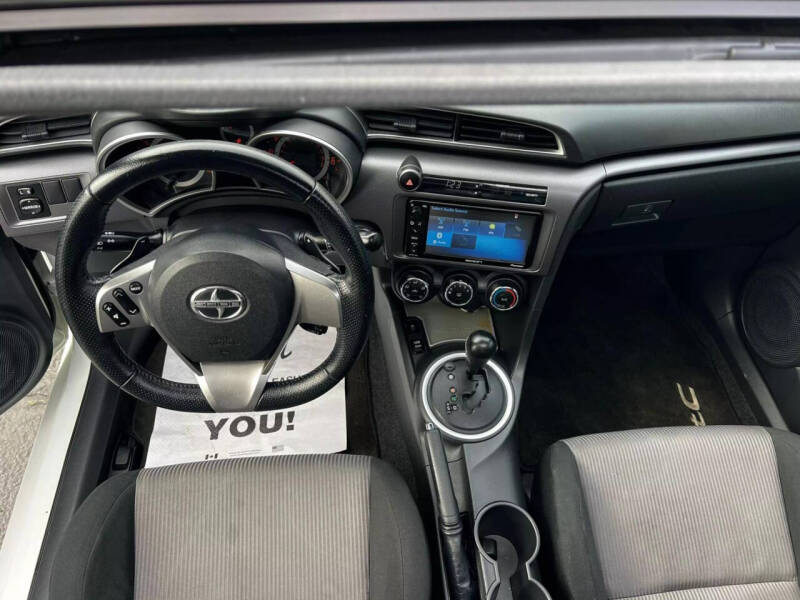 2016 Scion tC null photo 31