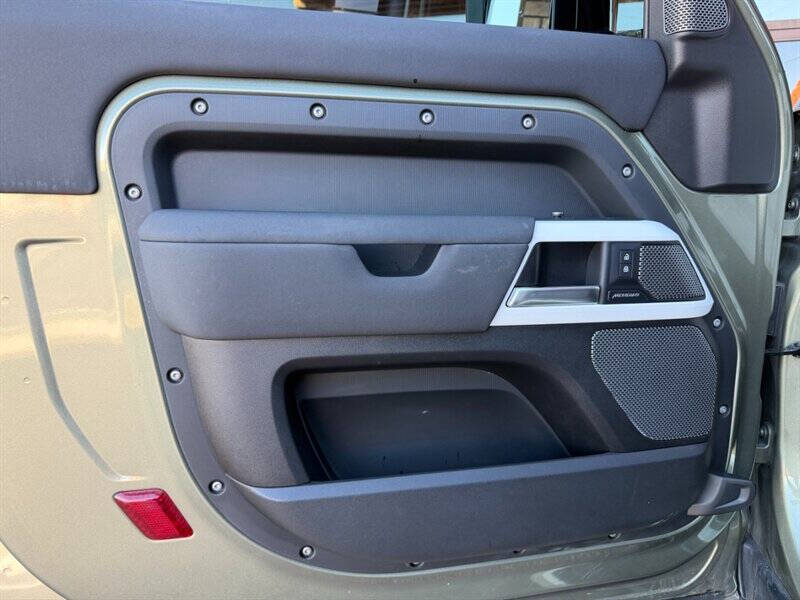 2022 Land Rover Defender 90 Standard