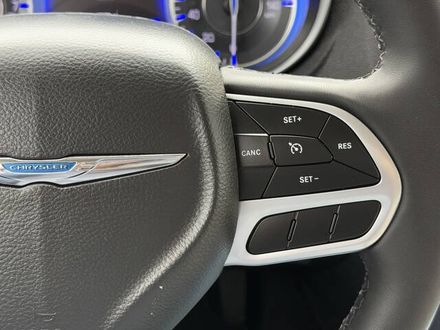 2022 Chrysler 300 Touring