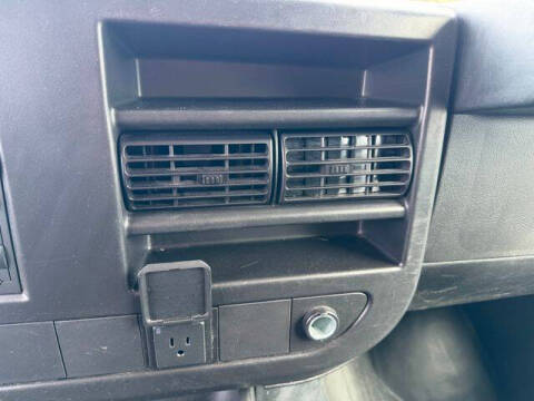 2024 Chevrolet Express 2500
